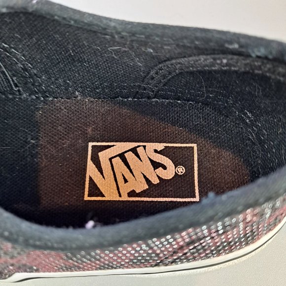 Girl's Vans Off the Wall Sneakers Size 1 - Picture 7 of 9